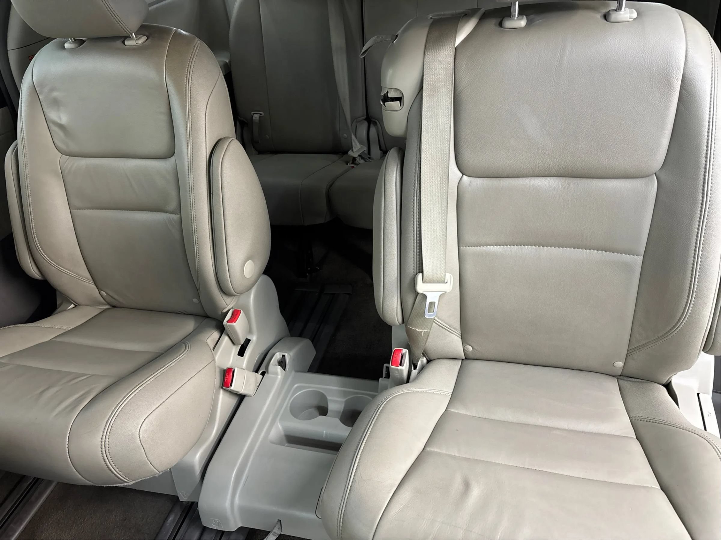 Used 2019 Toyota Sienna XLE FWD image 47