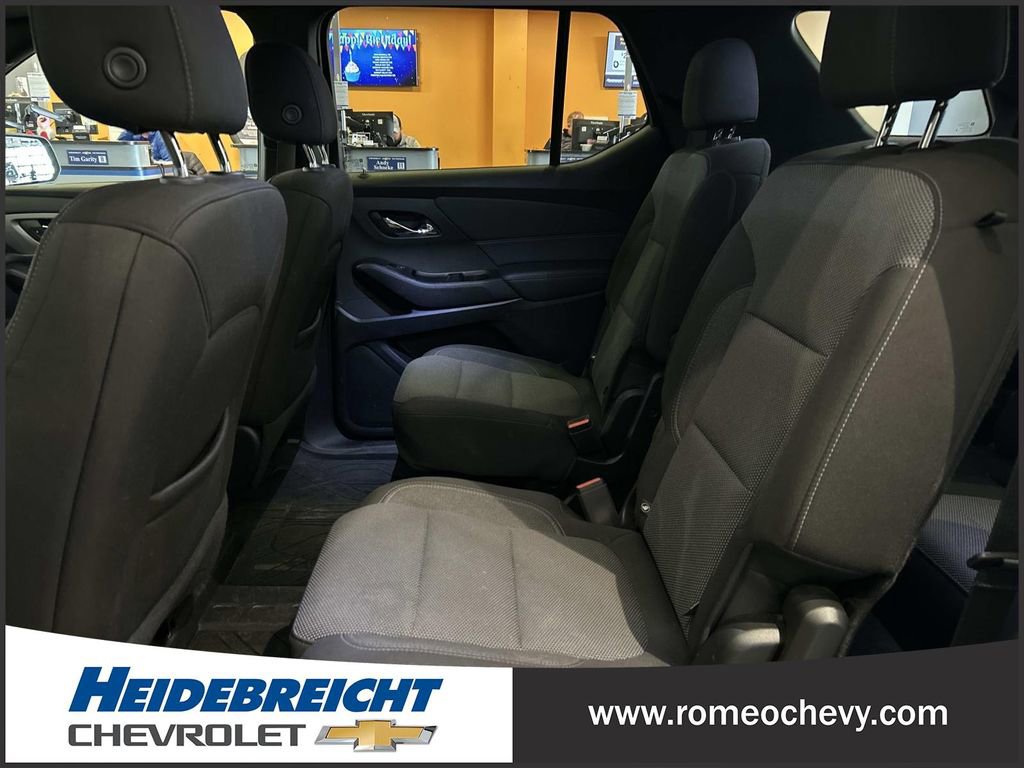 Used 2023 Chevrolet Traverse LT image 12