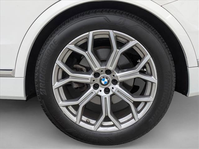 Used 2024 BMW X7 xDrive40i w/ Premium Package image 27