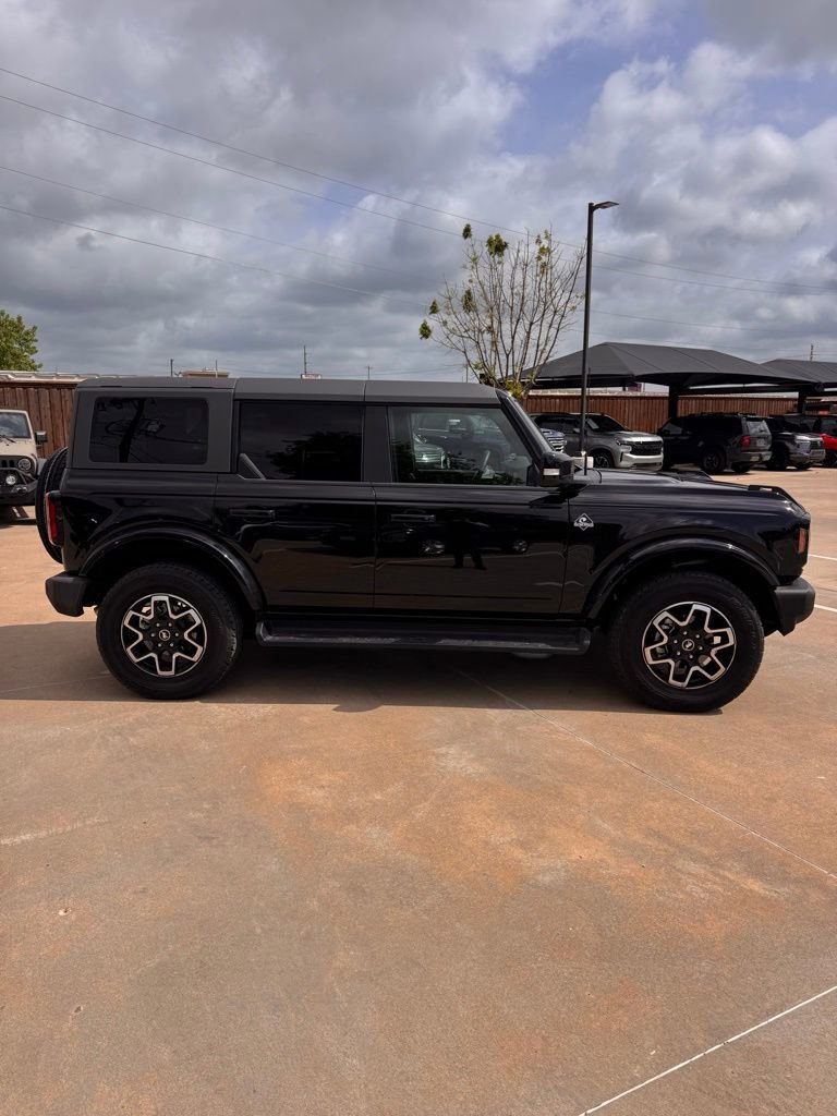 Used 2025 Ford Bronco Outer Banks image 9
