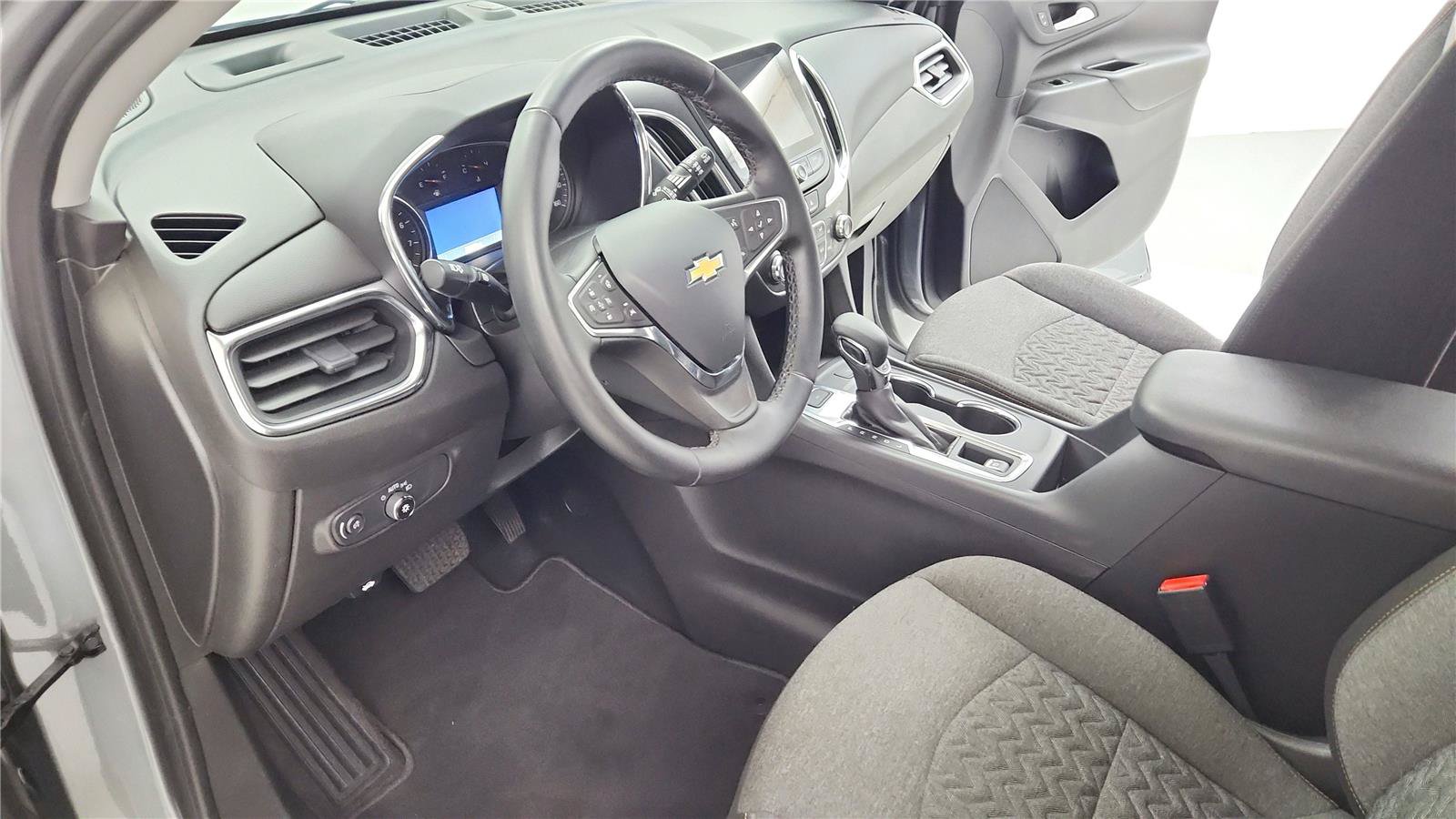 Used 2024 Chevrolet Equinox LT AWD/4WD image 9