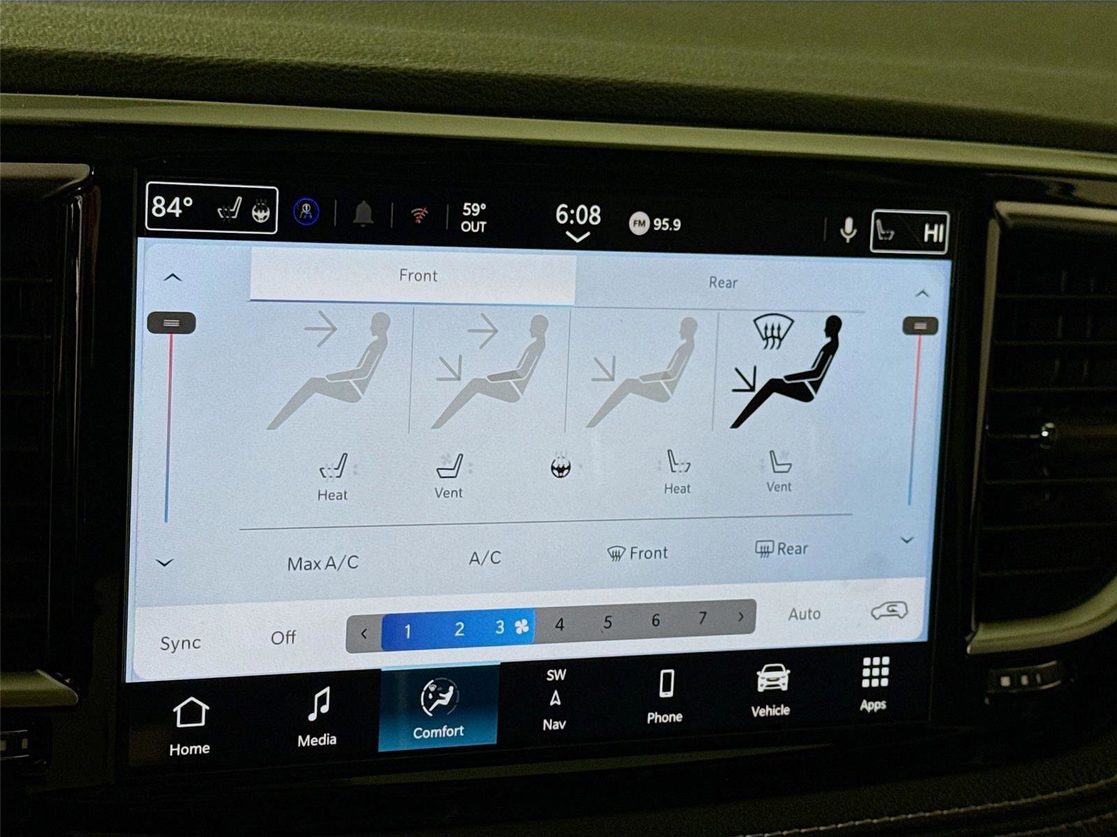 New 2026 Chrysler Pacifica Limited w/ Trailer Tow Group image 15