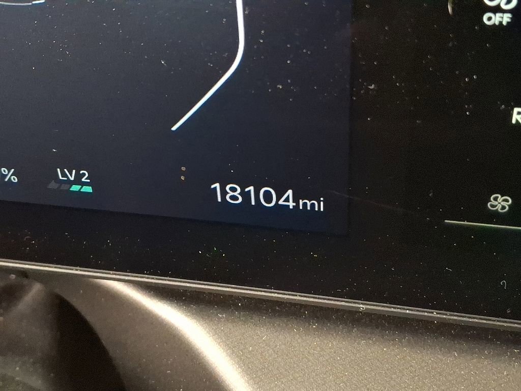 Used 2024 Kia EV9 Wind image 13