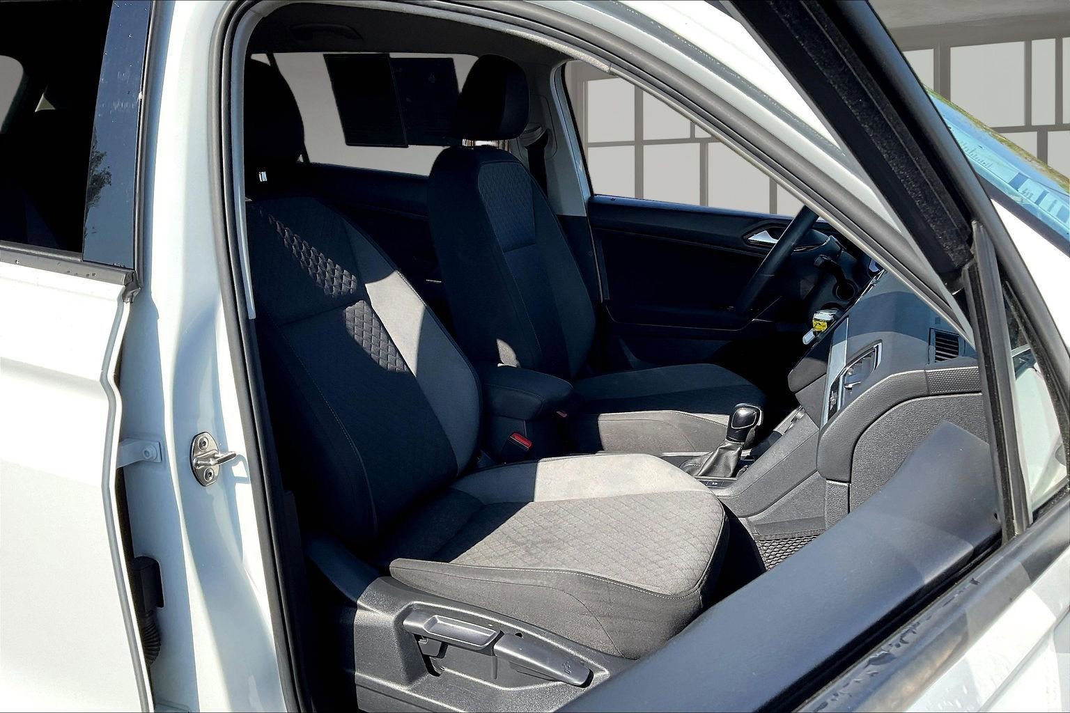 Used 2020 Volkswagen Tiguan S image 30