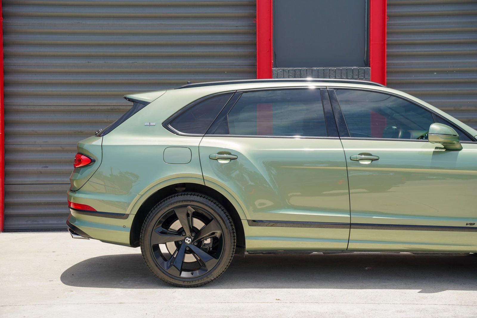 Used 2022 Bentley Bentayga AWD/4WD image 17