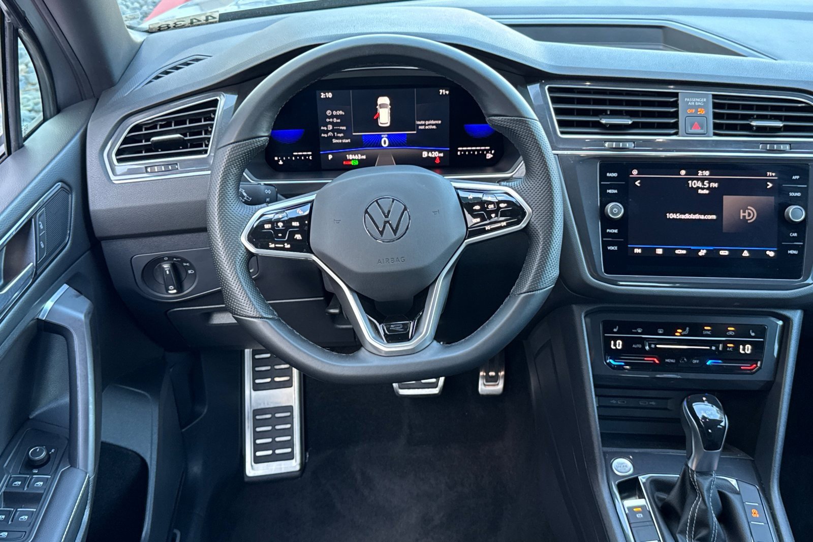 Used 2023 Volkswagen Tiguan SE R-Line image 14