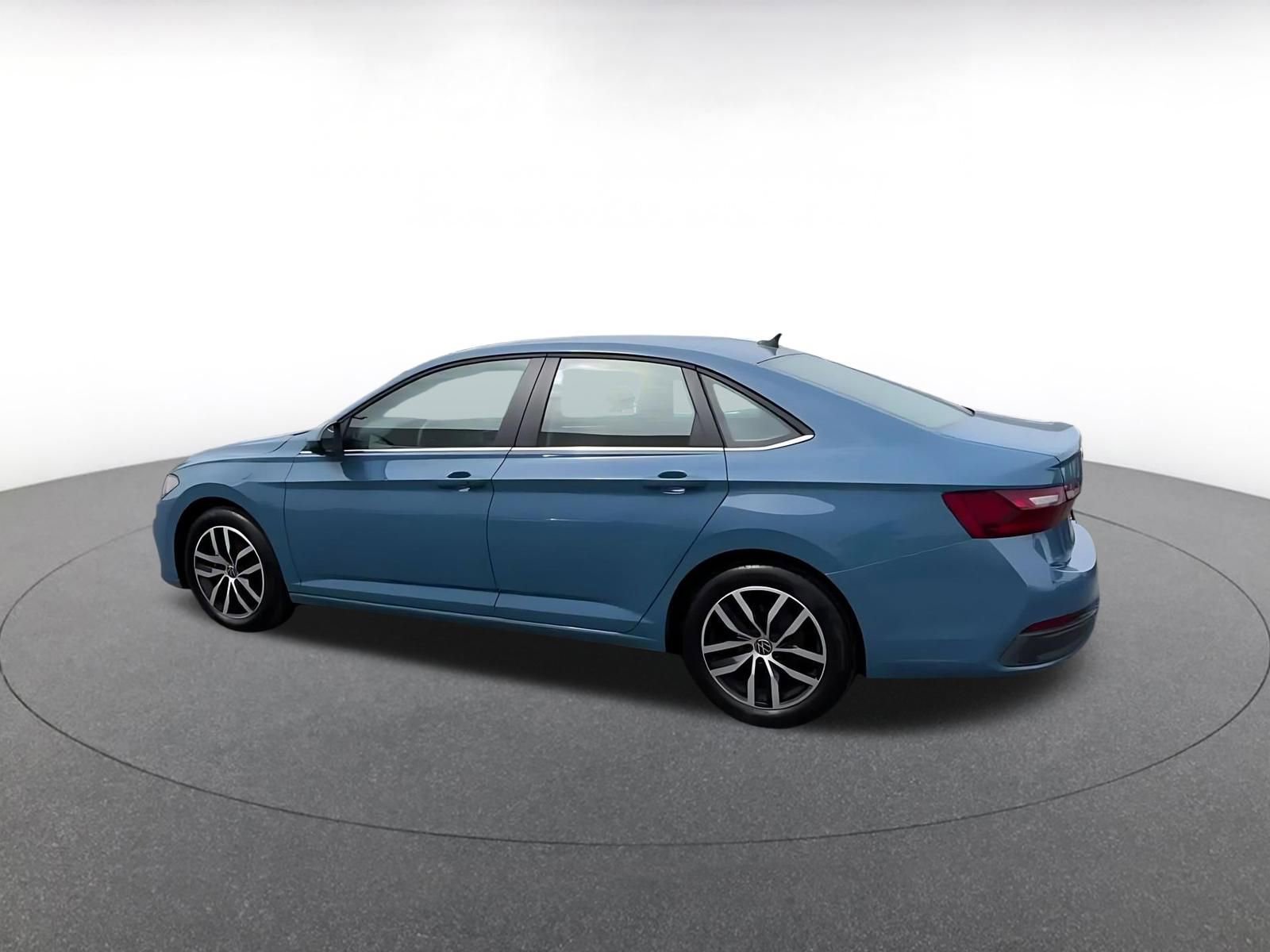 Used 2025 Volkswagen Jetta SE image 10