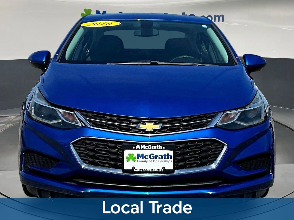 Used 2016 Chevrolet Cruze LT w/ Sun And Sound Package FWD image 2