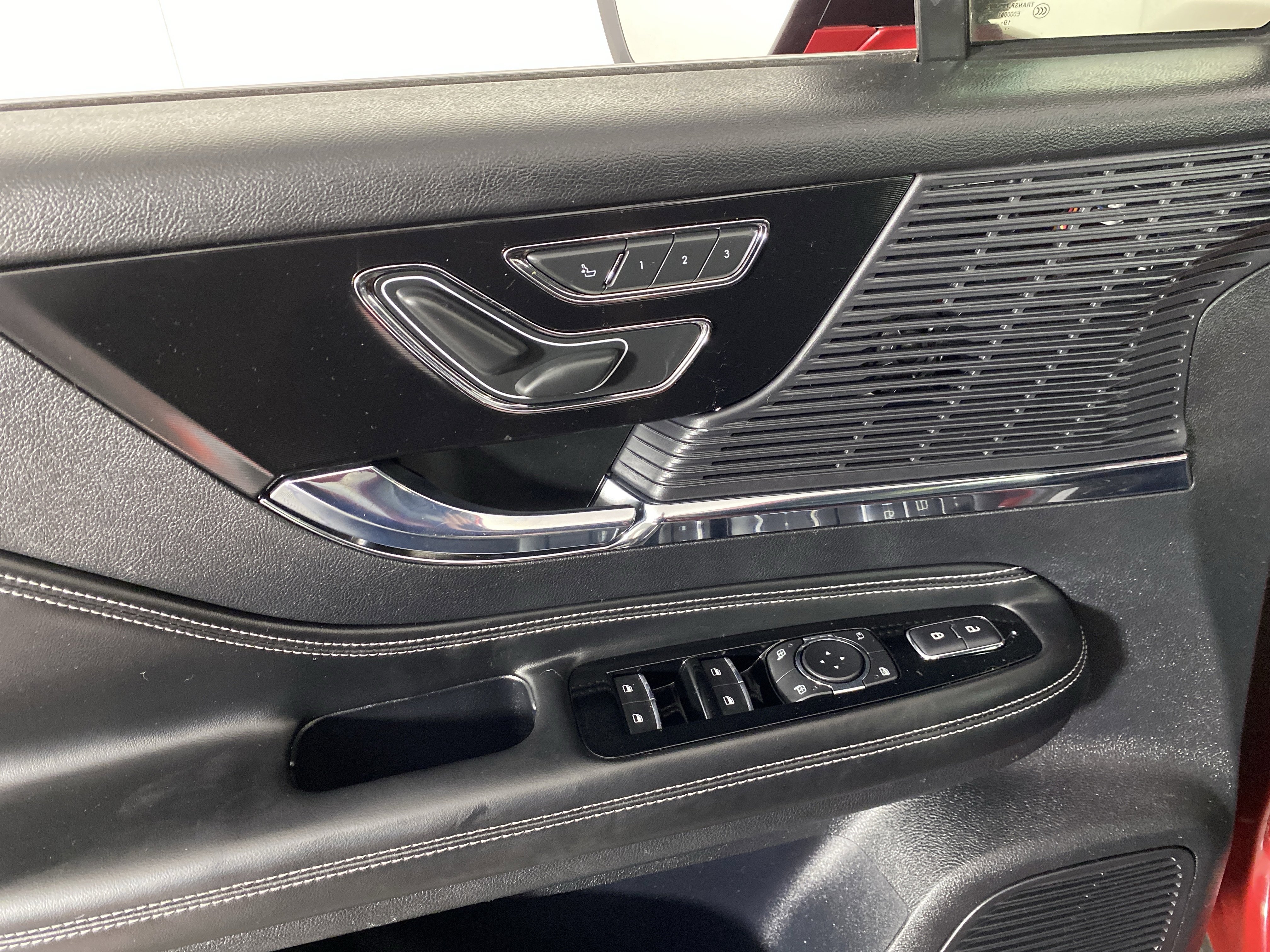 Used 2020 Lincoln Corsair AWD w/ Equipment Group 101A image 15