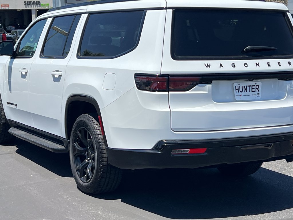 New 2025 Jeep Wagoneer L Series II AWD/4WD image 5