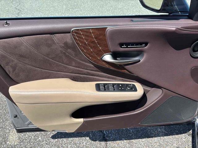 Used 2020 Lexus LS 500 AWD w/ Interior Upgrade Package image 14