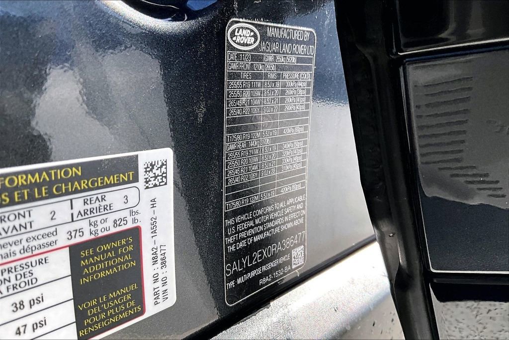 Certified 2024 Land Rover Range Rover Velar Dynamic SE image 17