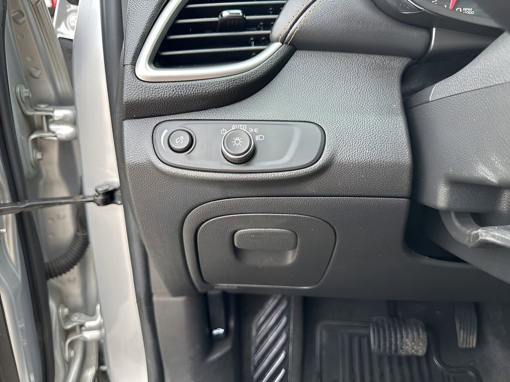 Certified 2020 Chevrolet Trax LS w/ Tint and Cruise Package image 28