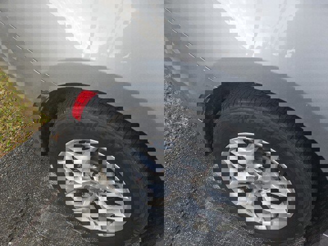 Used 2018 Chrysler Pacifica Touring-L w/ Tire & Wheel Group image 6