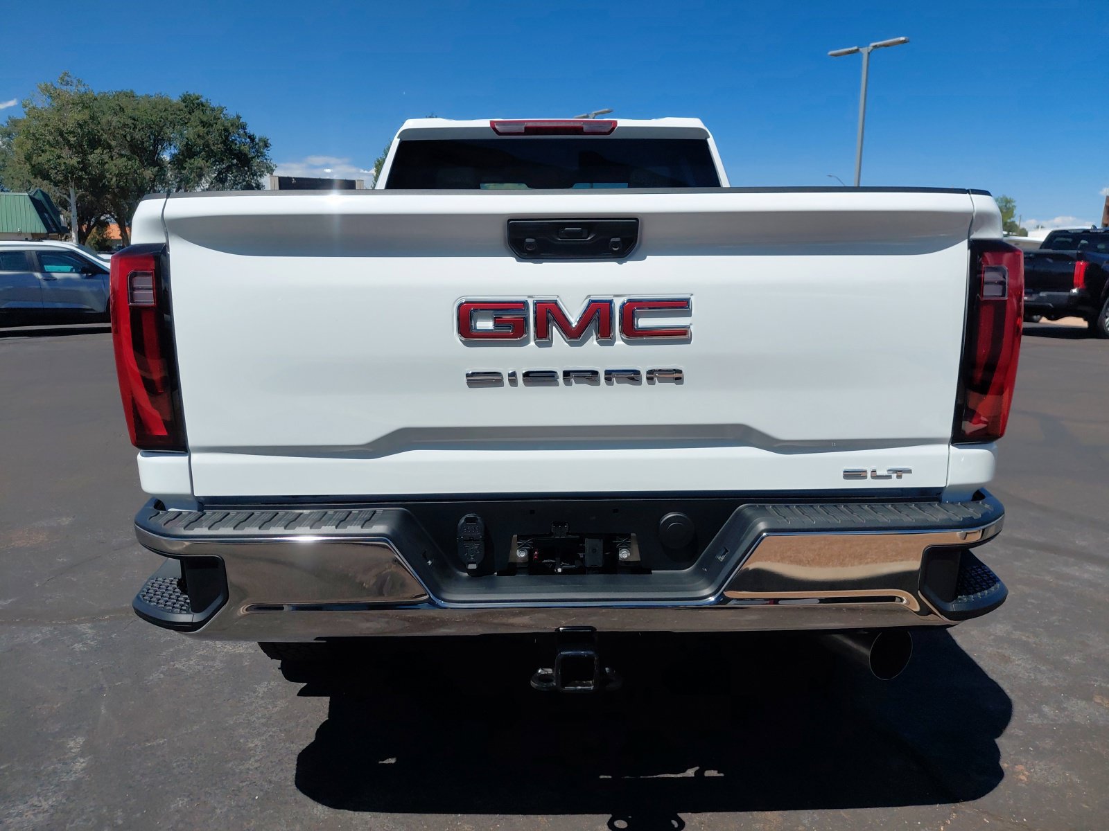 New 2026 GMC Sierra 3500 SLT AWD/4WD image 4
