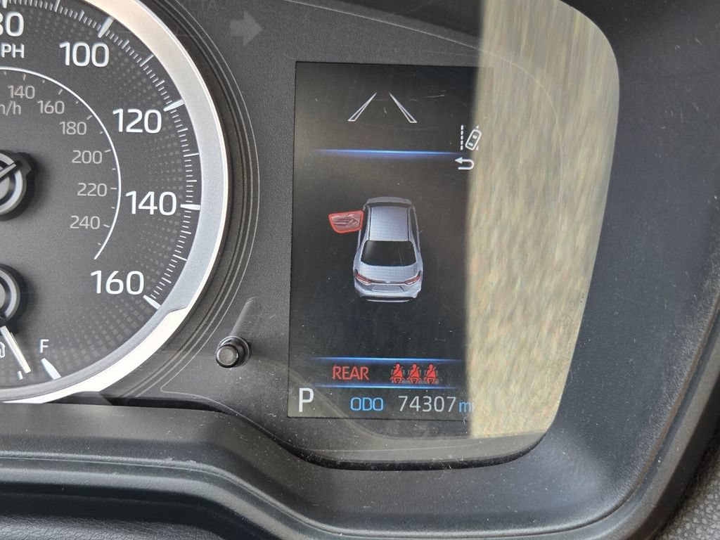 Used 2022 Toyota Corolla LE FWD image 25