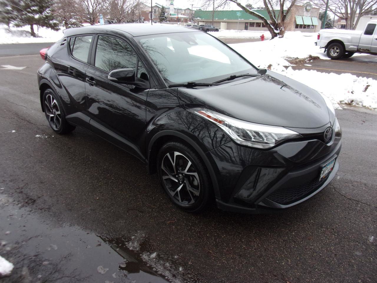 Used 2021 Toyota C-HR XLE image 6