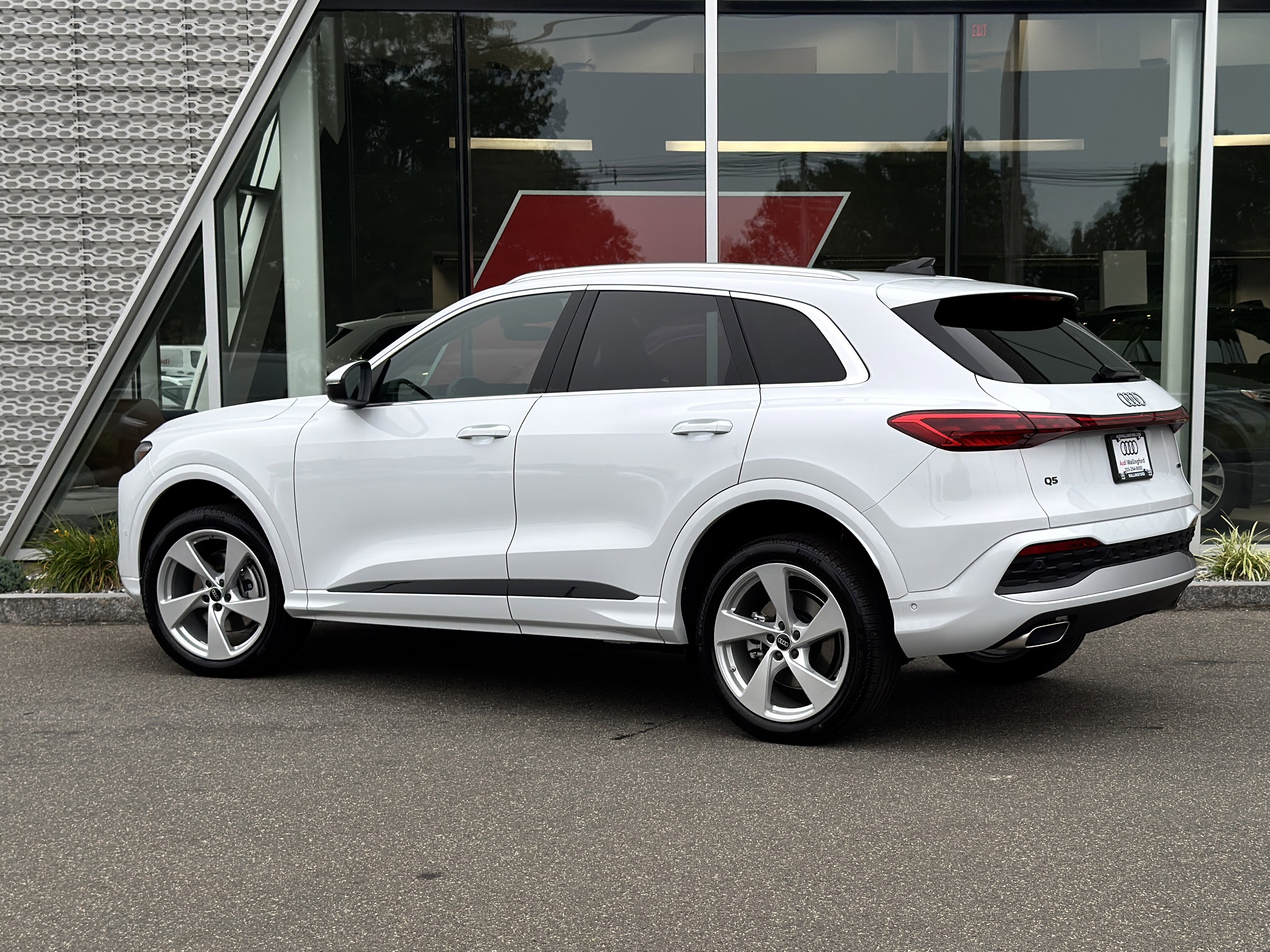 New 2025 Audi Q5 Premium Plus image 3
