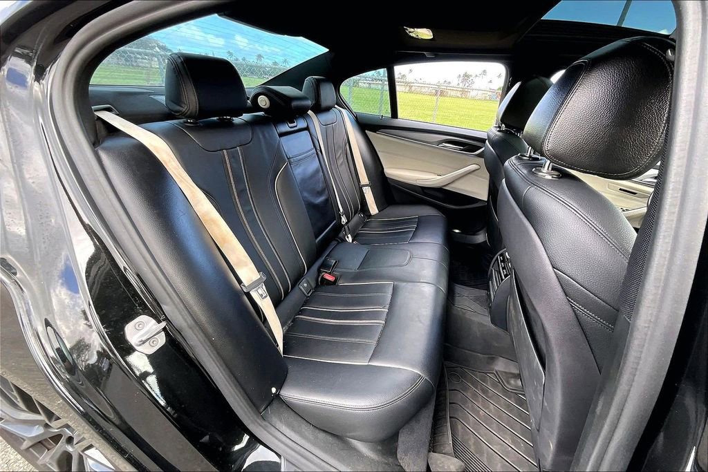 Used 2019 BMW 530e w/ M Sport Package image 29