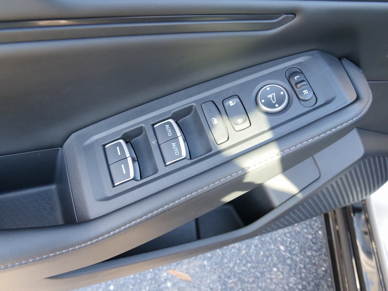 Used 2025 Honda Accord Sport image 19