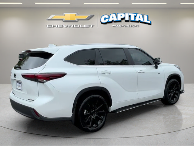 Used 2026 Toyota Highlander XLE AWD/4WD image 5