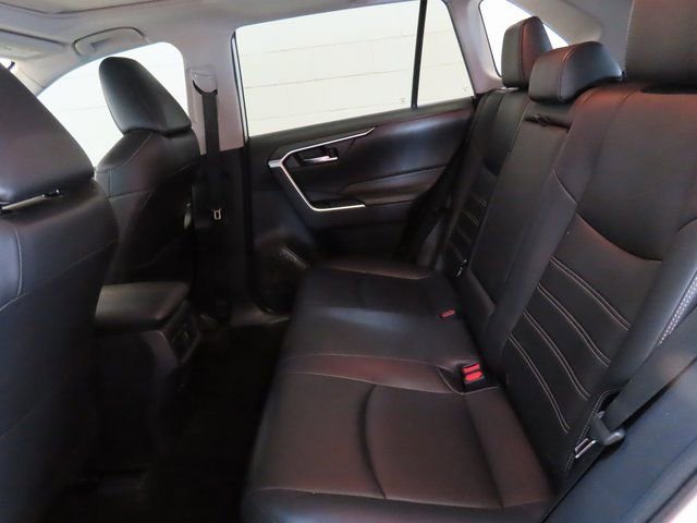 Used 2019 Toyota RAV4 XLE Premium image 30