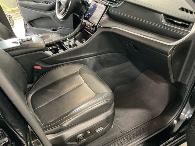 Used 2023 Jeep Grand Cherokee Limited image 19