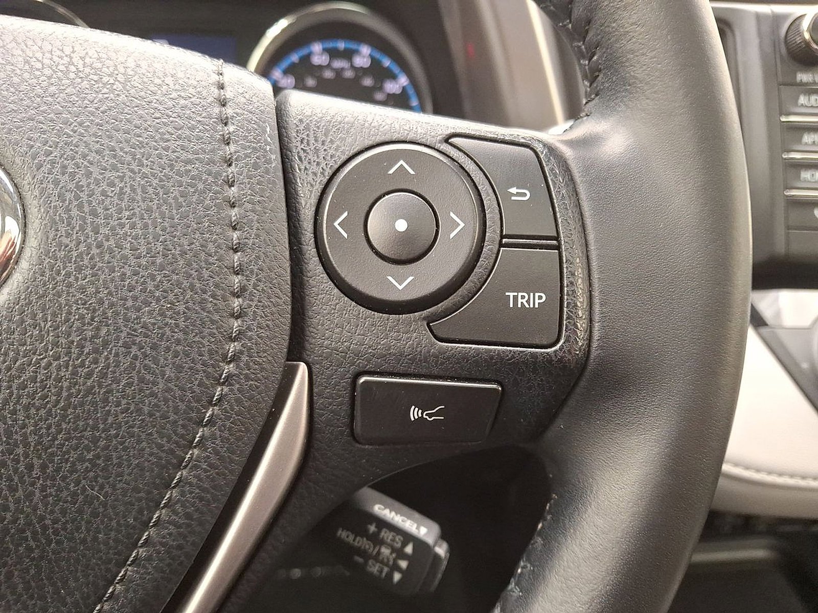 Certified 2018 Toyota RAV4 Limited image 18
