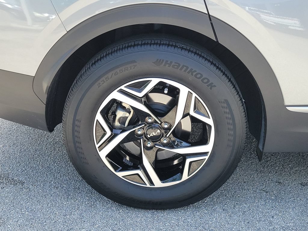 Certified 2024 Kia Sportage LX FWD image 8