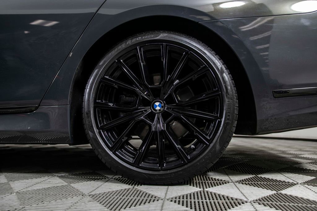 Used 2021 BMW 740i w/ M Sport Package RWD image 48