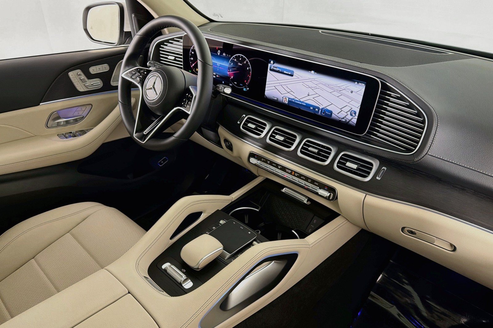 New 2026 Mercedes-Benz GLS 450 4MATIC image 16