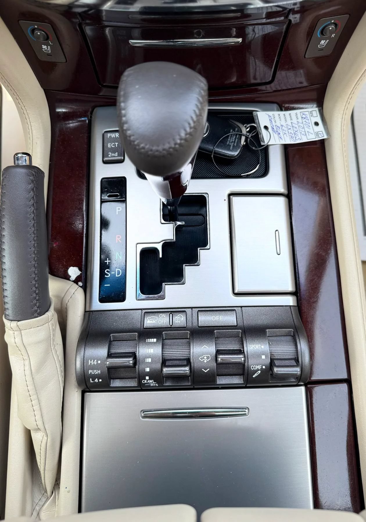Used 2013 Lexus LX 570 4WD image 19