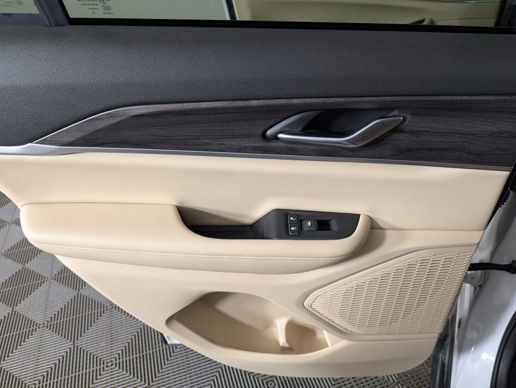 Certified 2024 Jeep Grand Cherokee Limited image 29