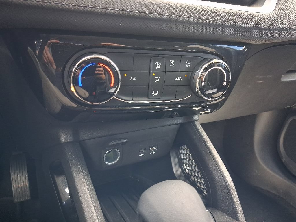 Used 2025 Chevrolet TrailBlazer LT AWD/4WD image 26