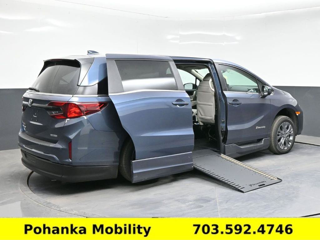 Used 2026 Honda Odyssey EX-L image 17