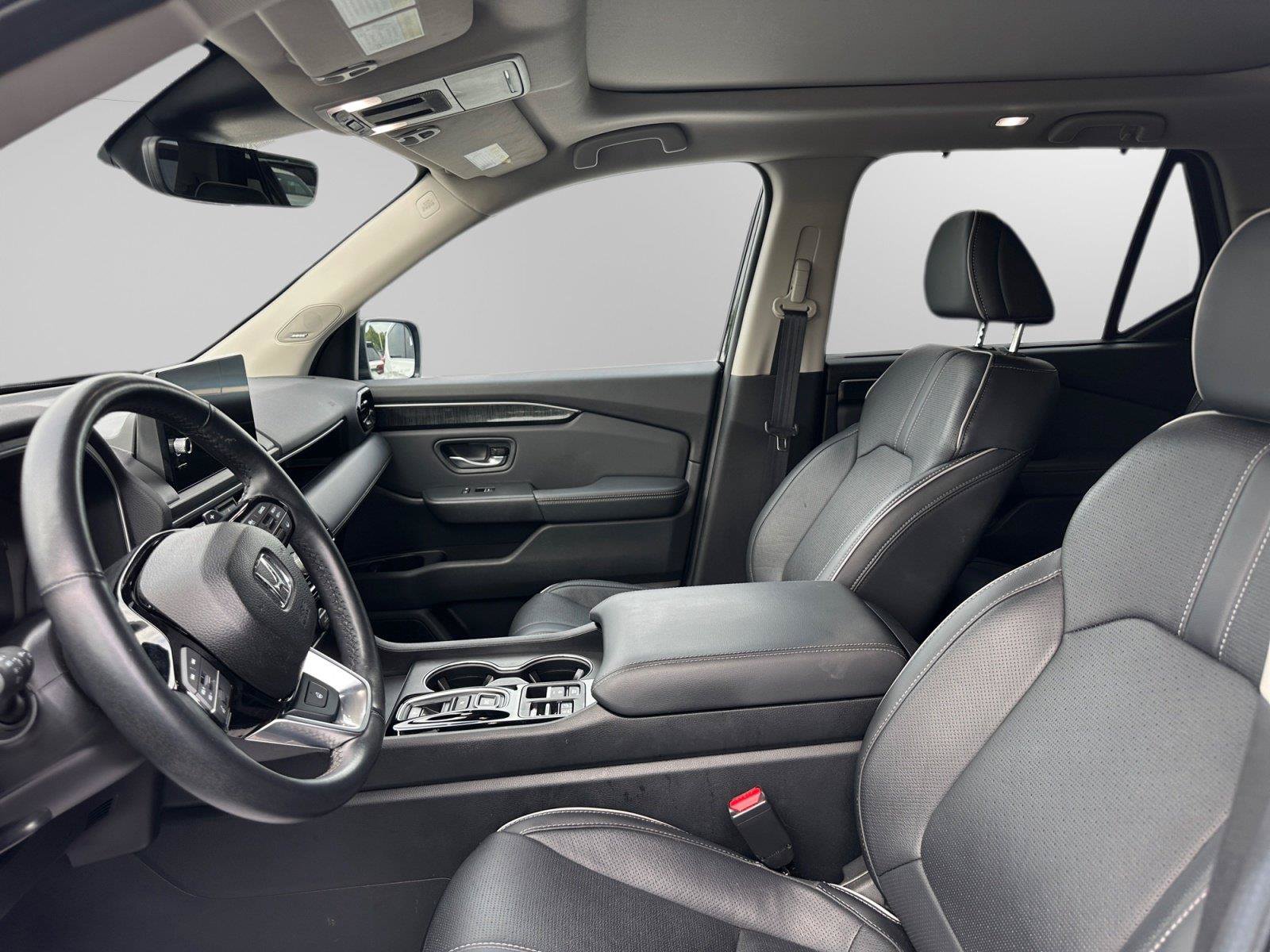 Certified 2025 Honda Pilot Elite image 11