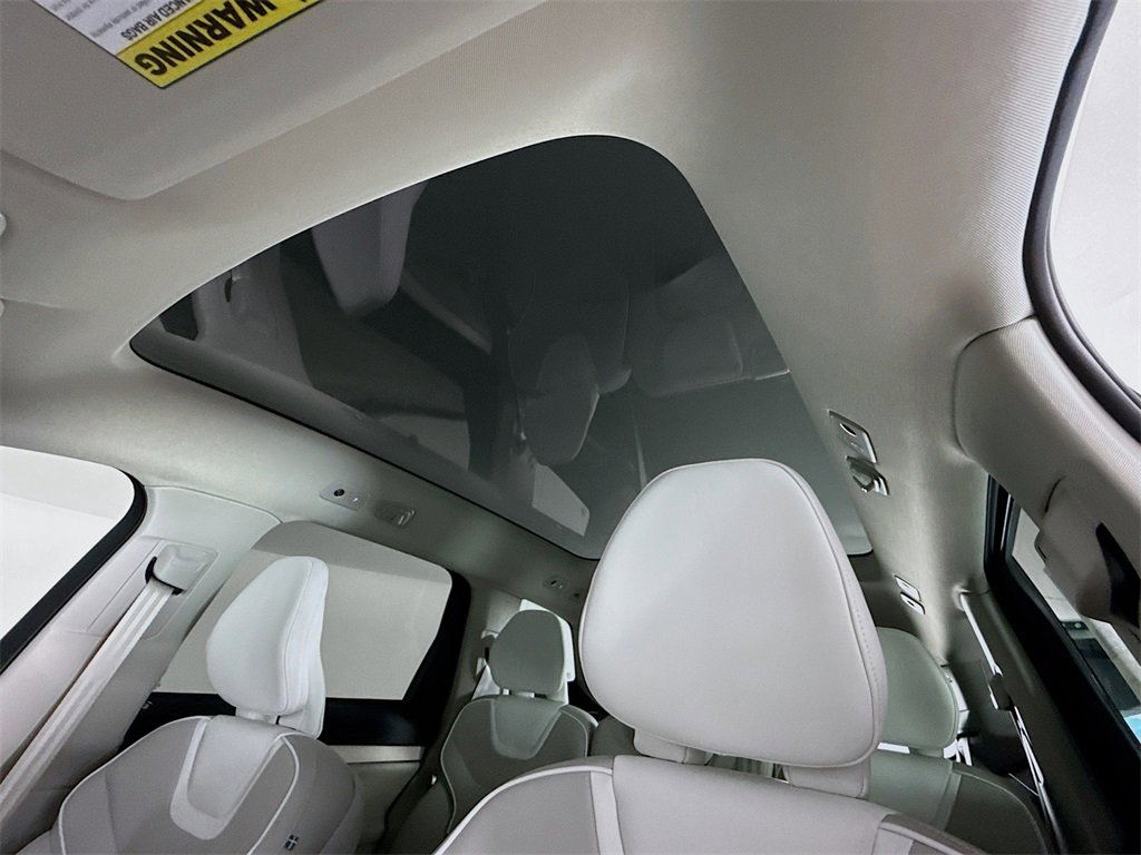 New 2025 Volvo EX90 Plus image 21
