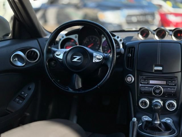 Used 2013 Nissan 370Z Coupe RWD image 17