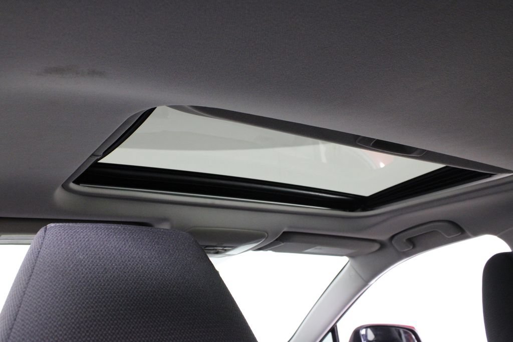 Used 2019 Toyota RAV4 XLE FWD image 22