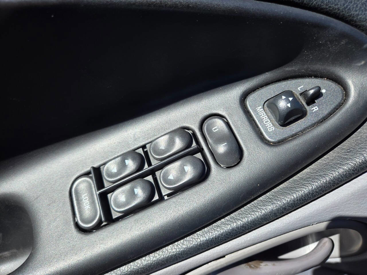 Used 1994 Ford Mustang GT image 23