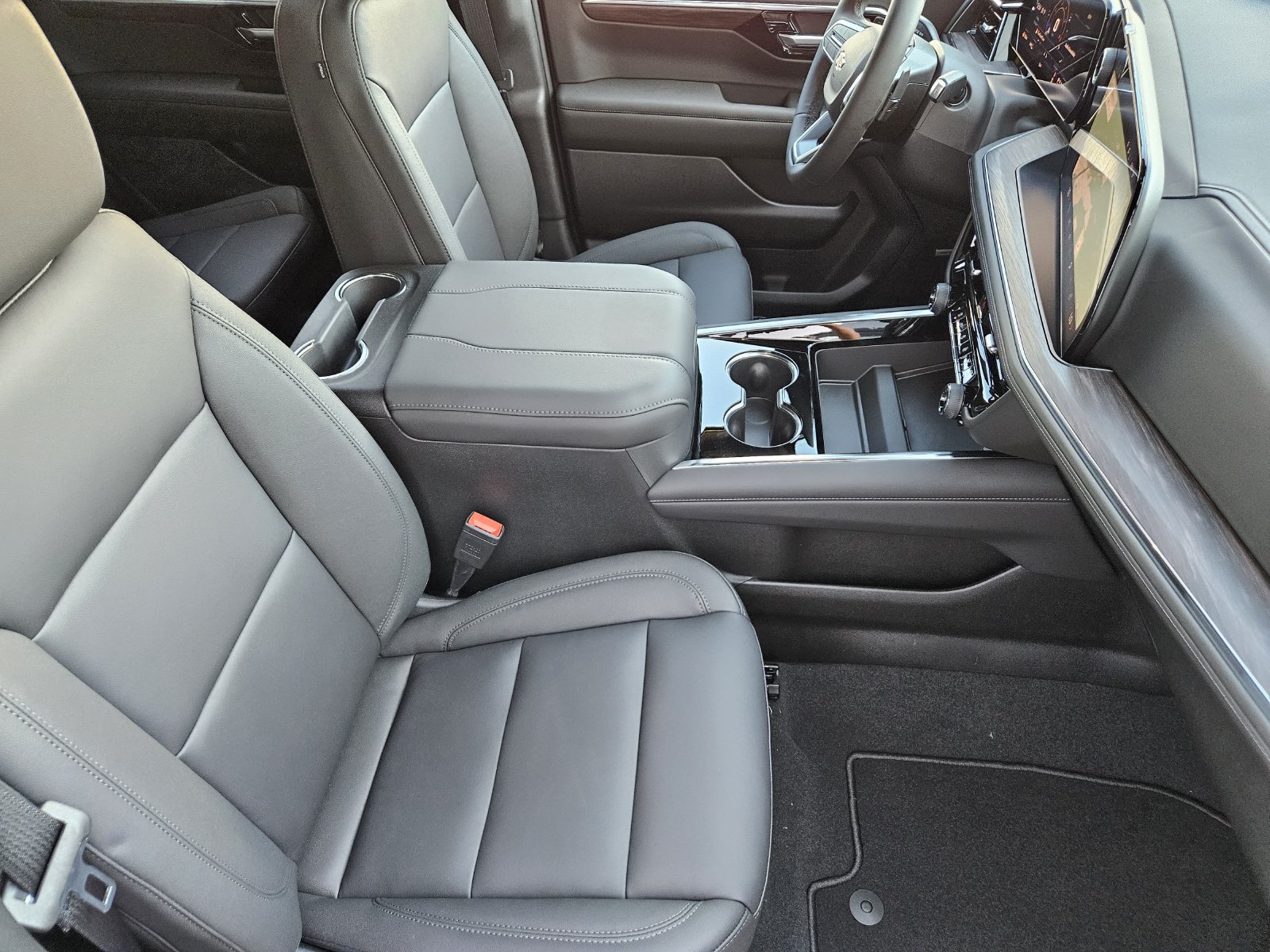 New 2027 Chevrolet Tahoe Z71 w/ Comfort Package AWD/4WD image 15