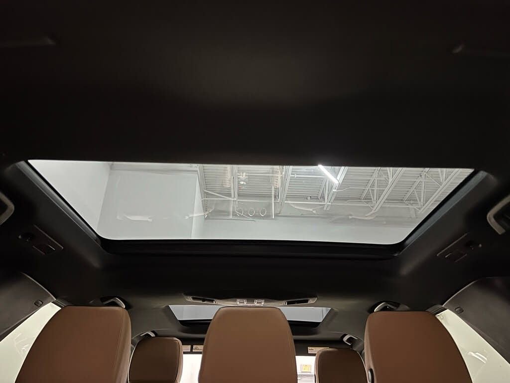 Used 2018 Land Rover Discovery HSE image 21