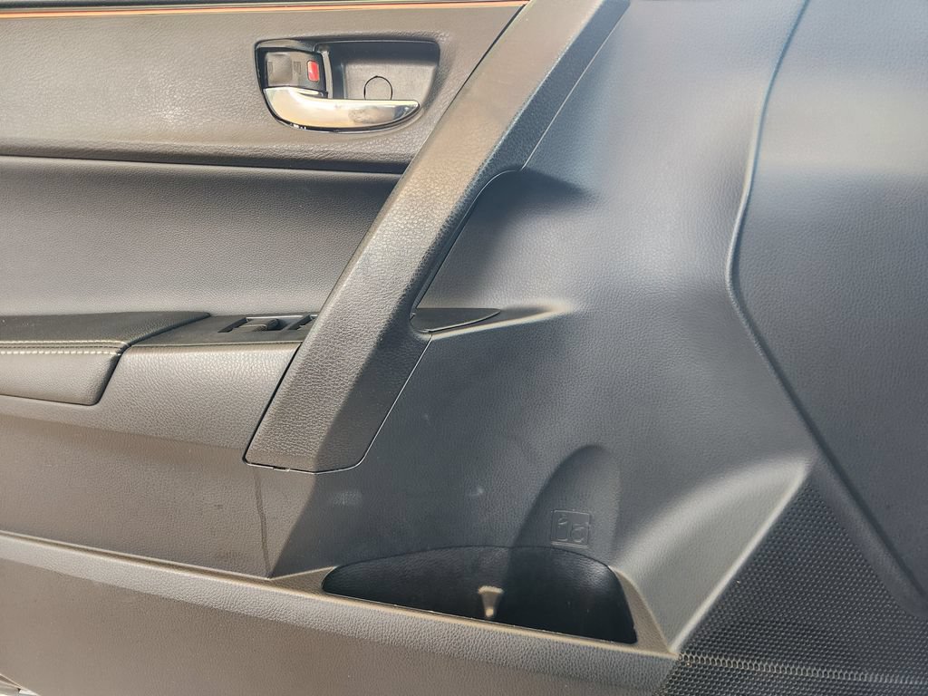 Used 2017 Toyota Corolla SE w/ Carpet Mat Package (TMS) FWD image 23