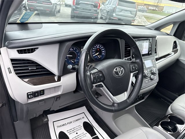 Used 2020 Toyota Sienna XLE Premium image 10