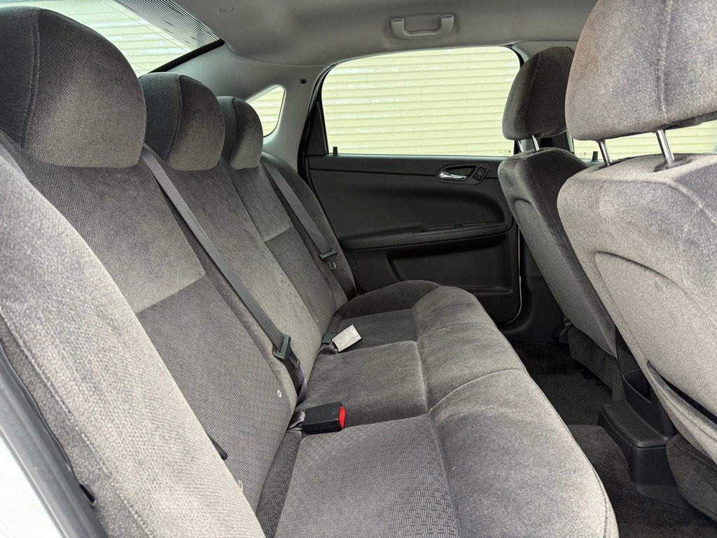 Used 2010 Chevrolet Impala LS image 11