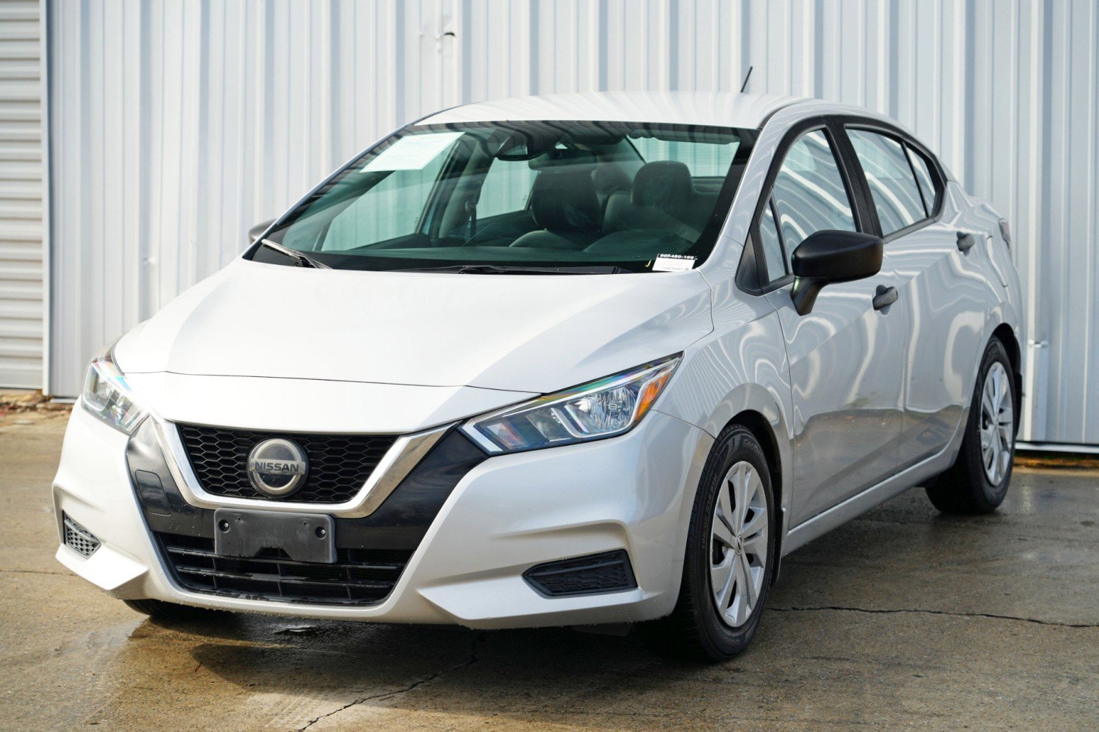 Used 2020 Nissan Versa S image 40