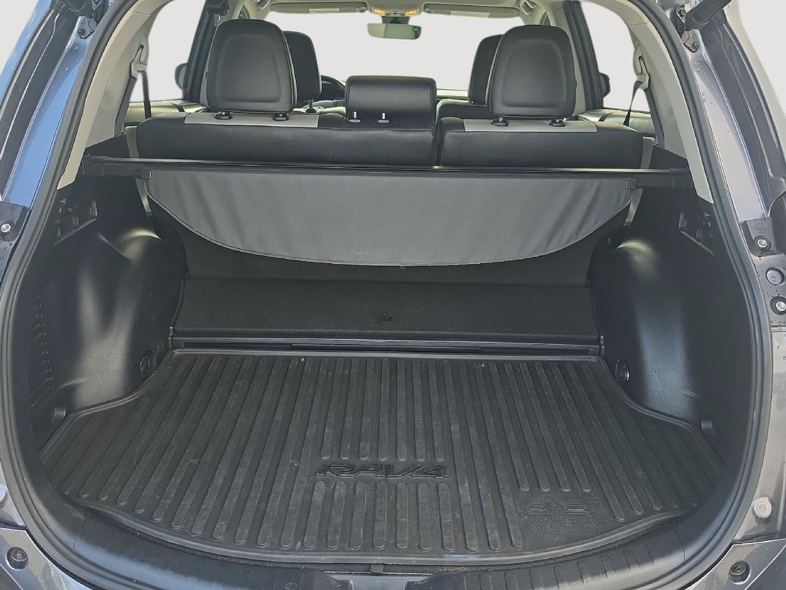 Used 2018 Toyota RAV4 Limited AWD/4WD image 14