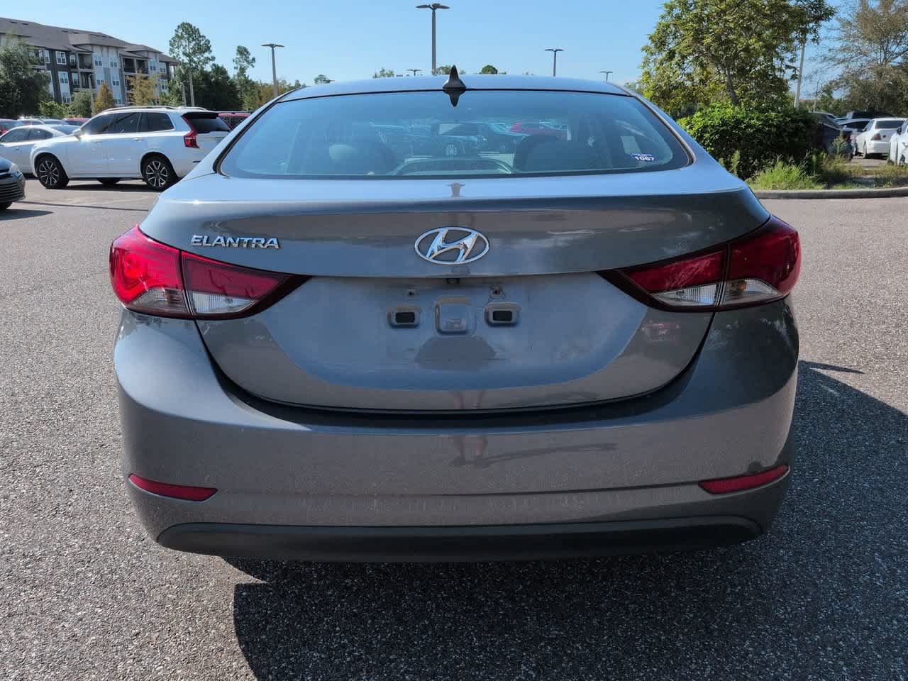 Used 2014 Hyundai Elantra SE w/ Option Group 02 FWD image 5