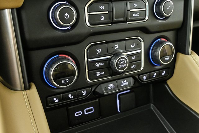Used 2023 Chevrolet Suburban Premier image 15
