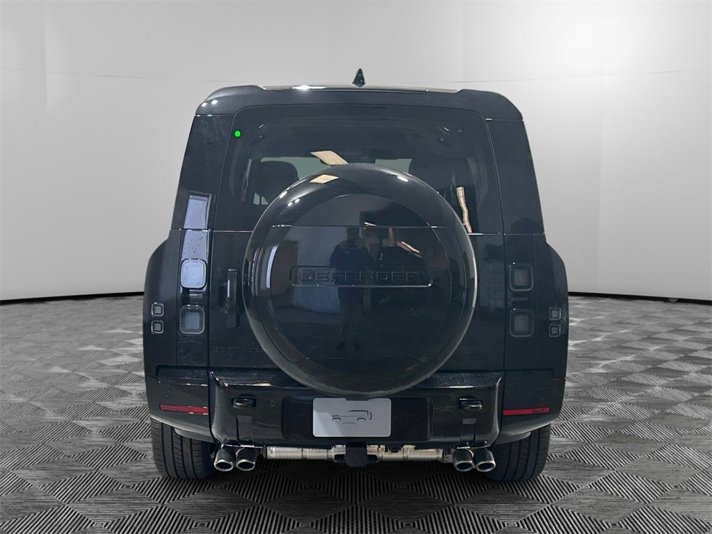 New 2026 Land Rover Defender 130 V8 image 4